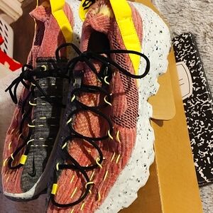 WMNS NIke SPACE HIPPIE FIRST RUN